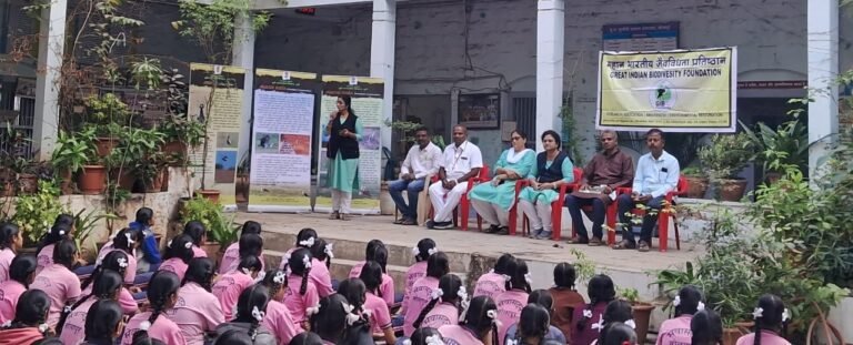 9eab76b8-c3f5-49bb-acb2-f0f360a2106c